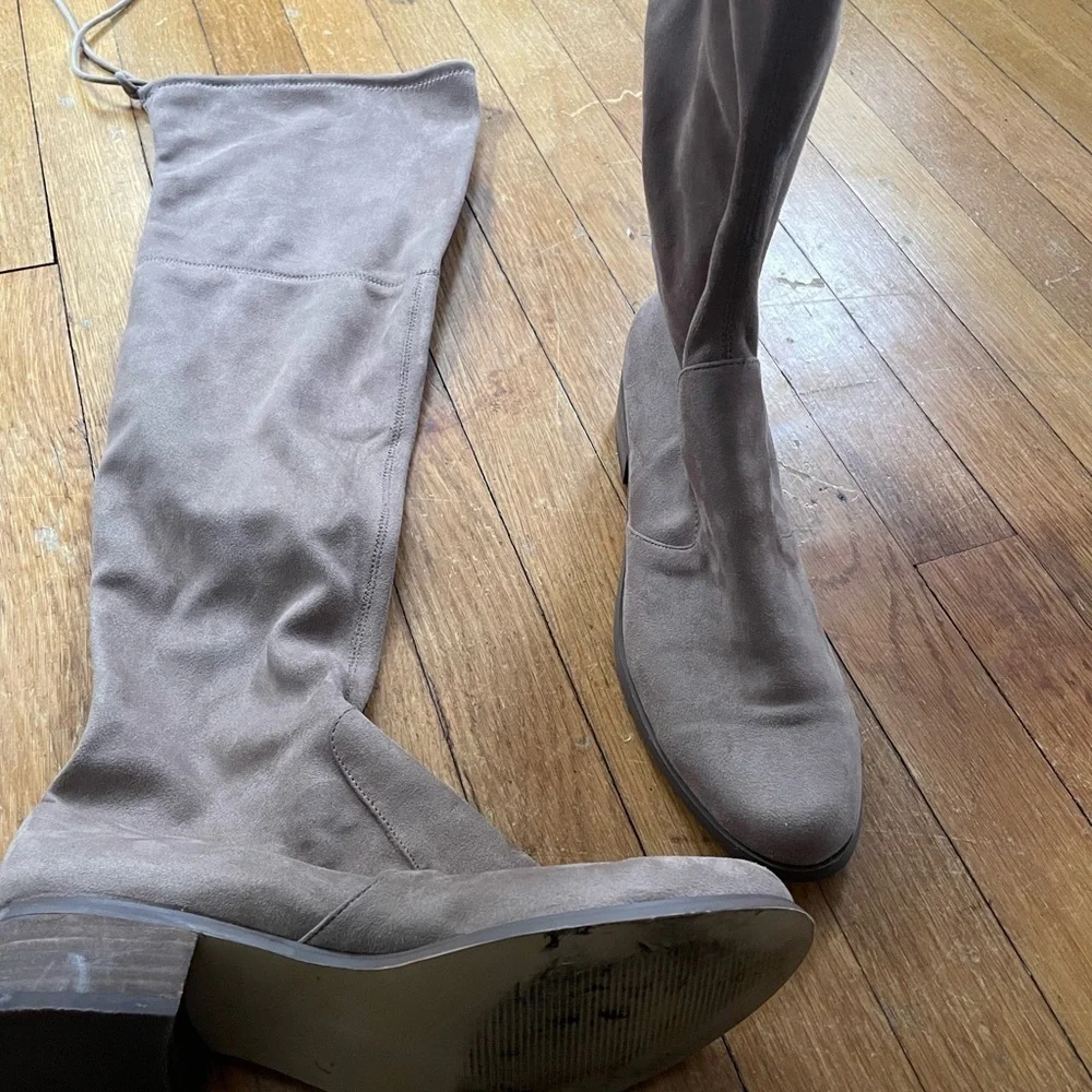 Women's Over-the-Knee Boots in gray small heel faux suede size 8.5